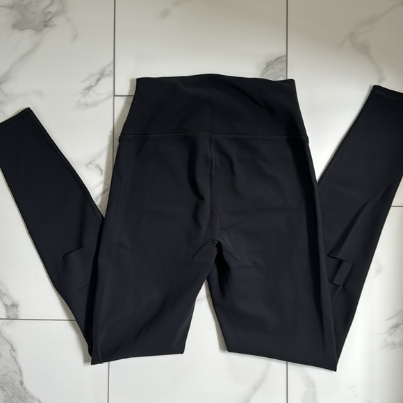 ALO YOGA High-Waist Ripped Warrior Leggings - Picture 7 of 7